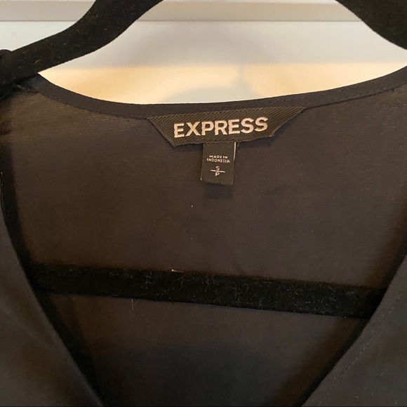 Express Top | Black - Picture 2 of 4